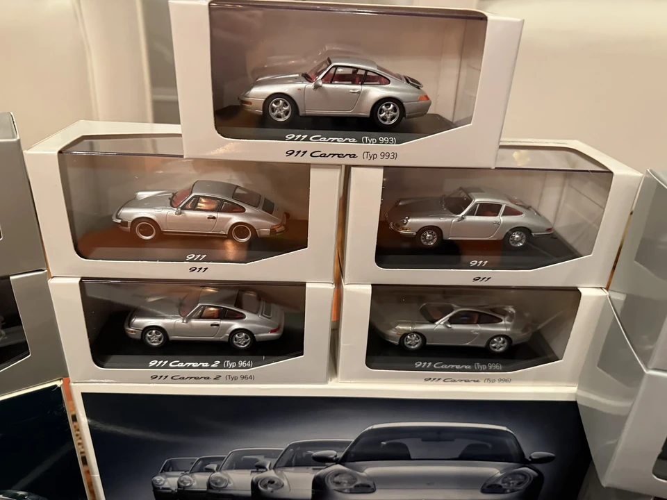 Parts & Memorabilia Scale Models - Image 5 of 24