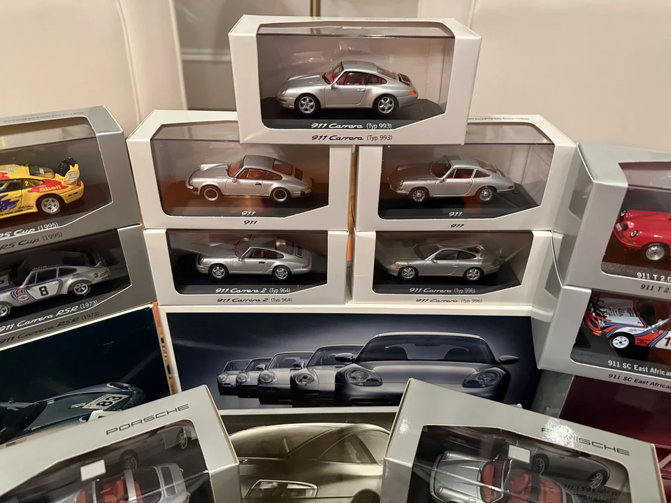 Parts & Memorabilia Scale Models - Image 4 of 24