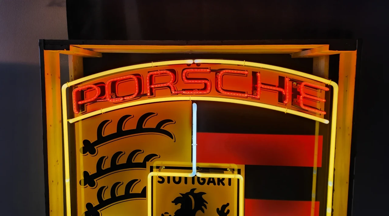 Porsche - Image 3 of 8