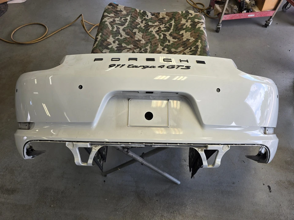 2017 Parts & Memorabilia Bodywork - Image 3 of 11