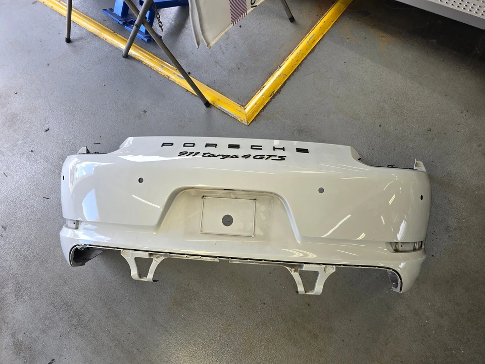 2017 Parts & Memorabilia Bodywork - Image 6 of 11