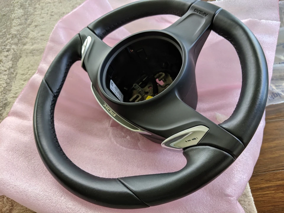 2012 Parts & Memorabilia Seats & Interior - Image 10 of 11