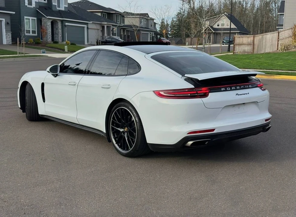 2017 Porsche 971 Panamera - Image 4 of 18