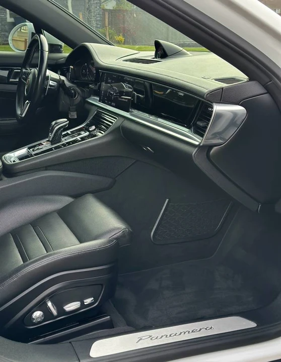2017 Porsche 971 Panamera - Image 12 of 18