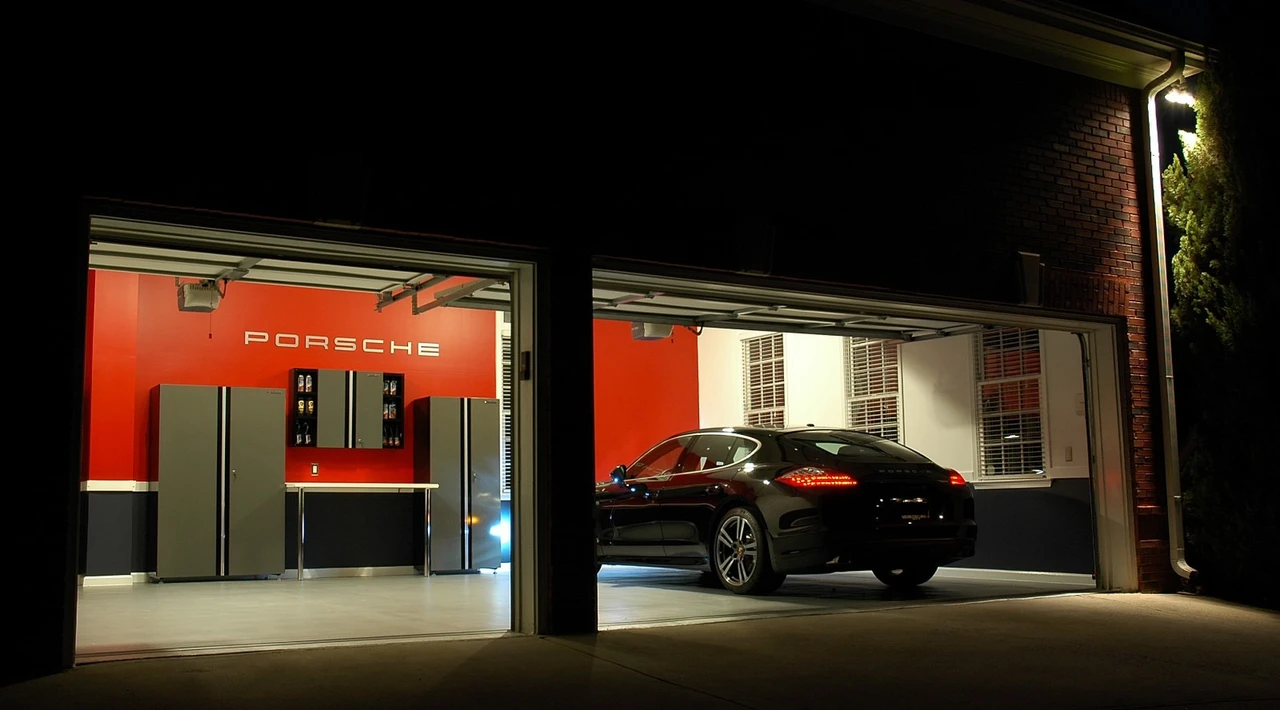 2012 Porsche 970 Panamera 4S - Image 2 of 5
