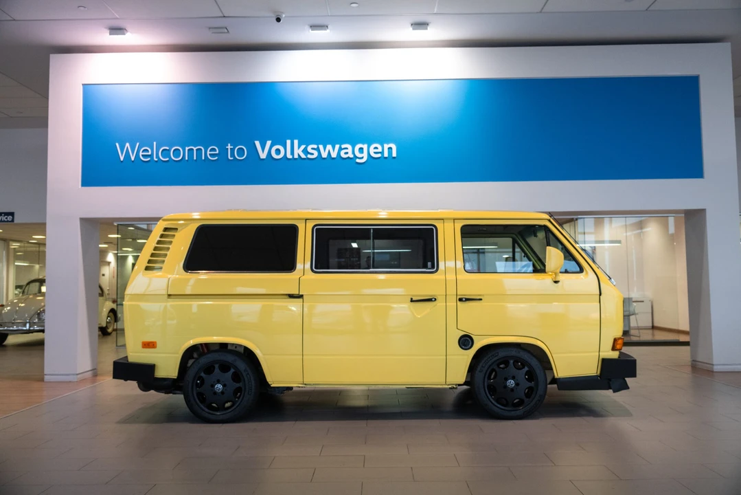 1981 Volkswagen Bay-Window Bus - Image 13 of 31