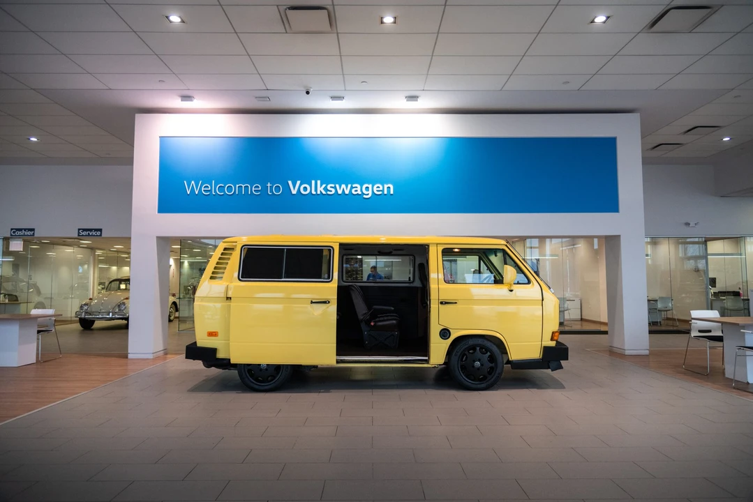 1981 Volkswagen Bay-Window Bus - Image 30 of 31
