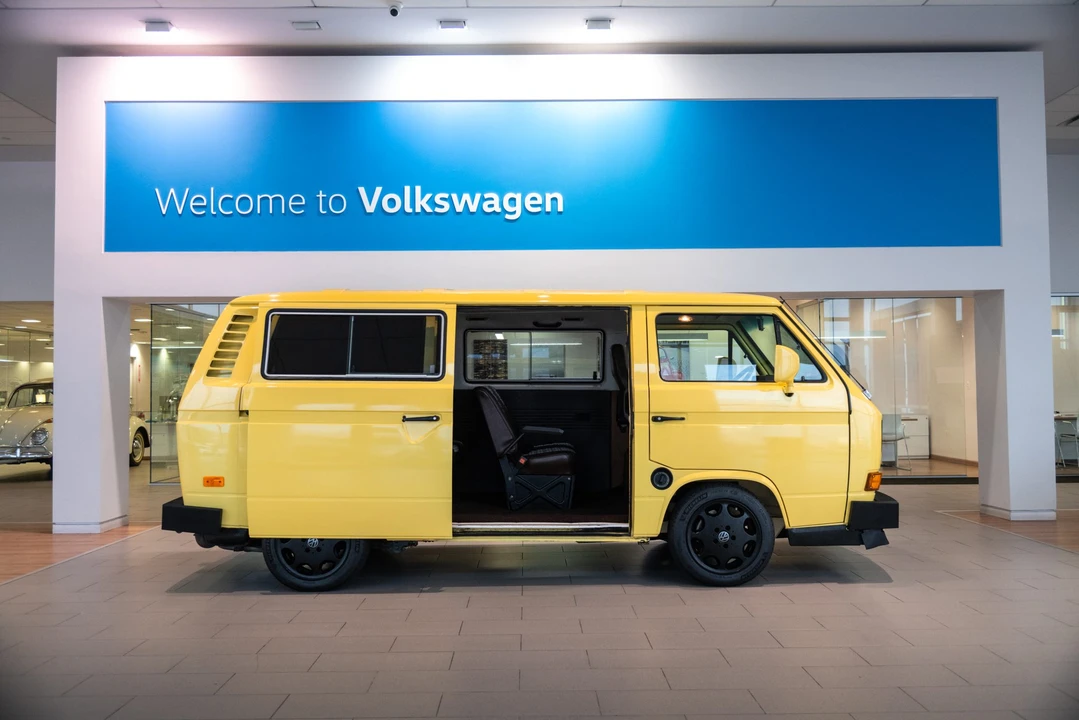 1981 Volkswagen Bay-Window Bus - Image 31 of 31