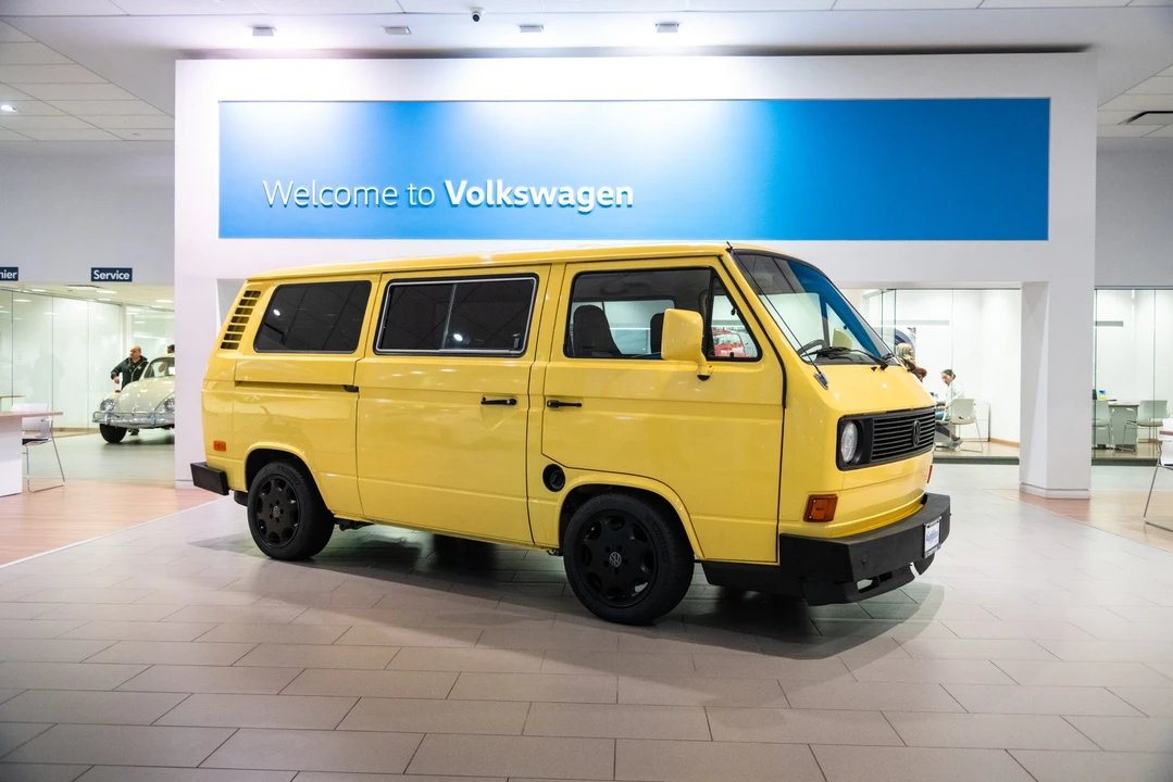 1981 Volkswagen Bay-Window Bus - Image 9 of 31