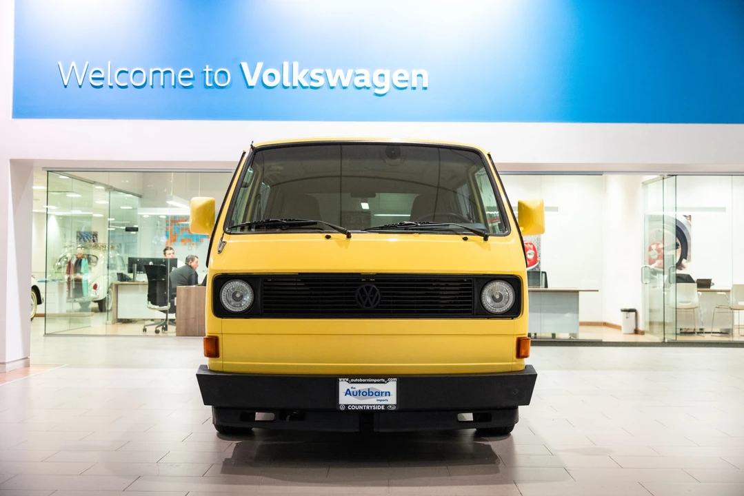1981 Volkswagen Bay-Window Bus - Image 5 of 31