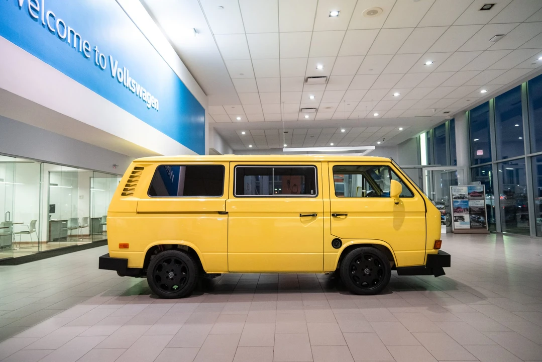 1981 Volkswagen Bay-Window Bus - Image 12 of 31