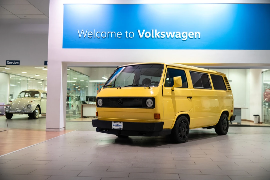 1981 Volkswagen Bay-Window Bus - Image 2 of 31