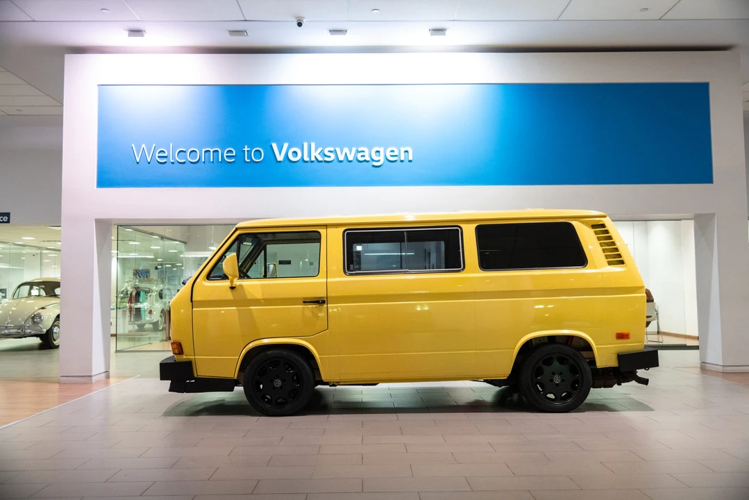 1981 Volkswagen Bay-Window Bus - Image 28 of 31