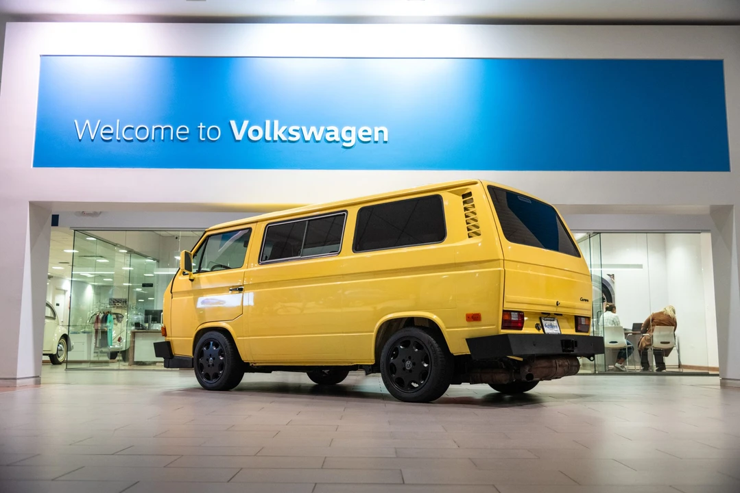 1981 Volkswagen Bay-Window Bus - Image 26 of 31