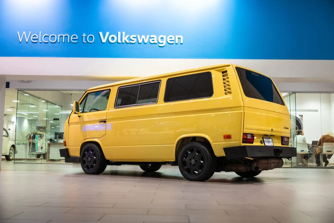 1981 Volkswagen Bay-Window Bus - Image 25 of 31