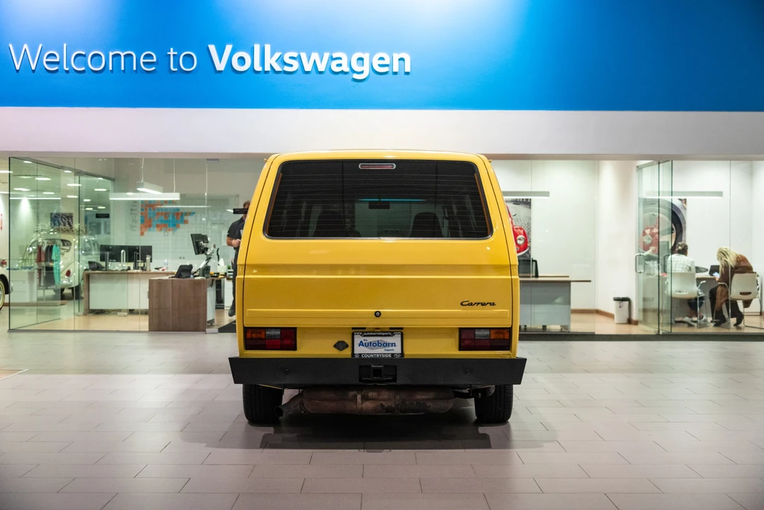 1981 Volkswagen Bay-Window Bus - Image 20 of 31
