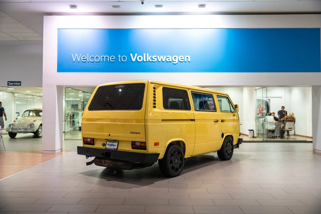 1981 Volkswagen Bay-Window Bus - Image 14 of 31