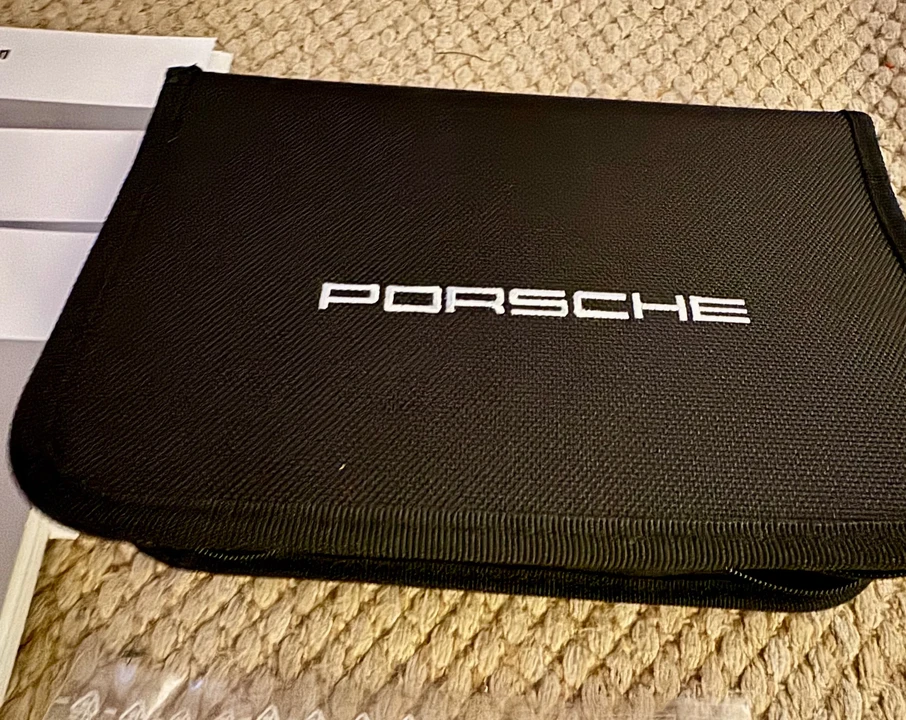 Porsche 911 - Image 21 of 29