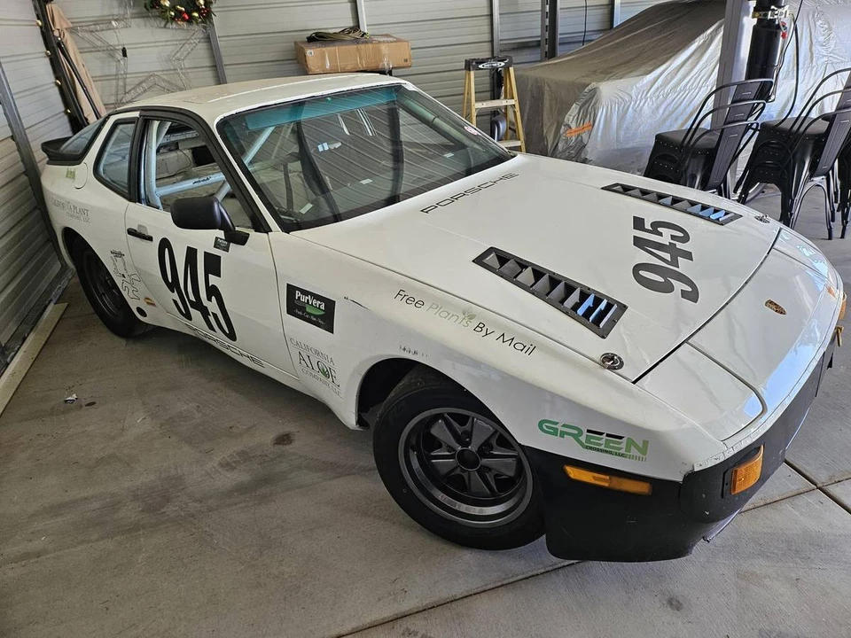 1984 Porsche 944 - Image 2 of 4