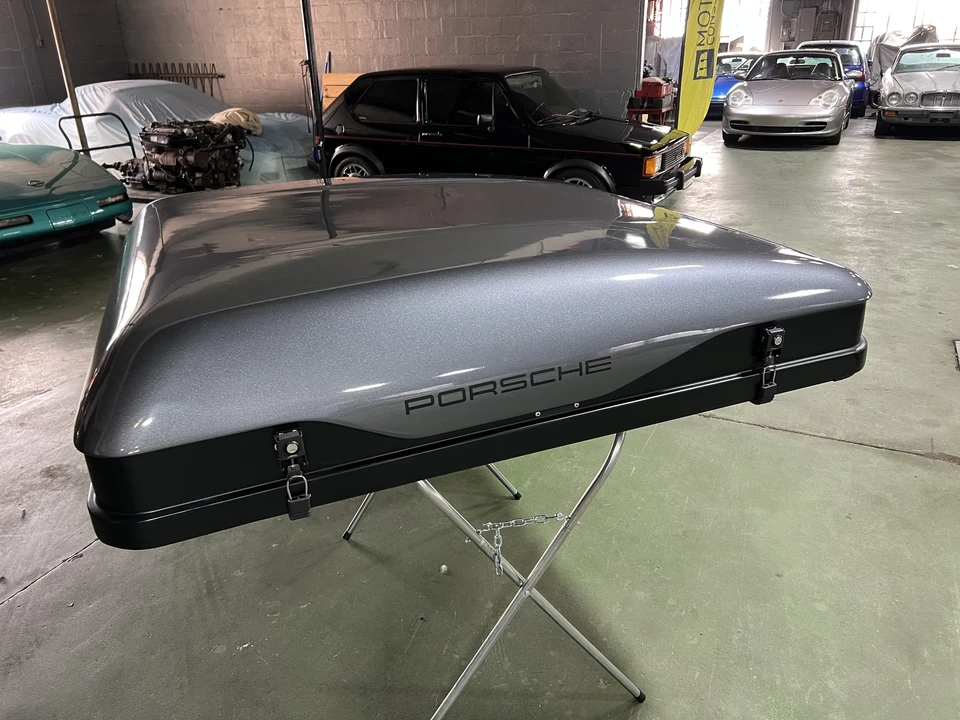 Porsche - Image 16 of 31