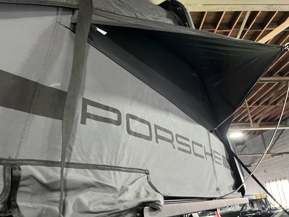 Porsche - Image 25 of 31