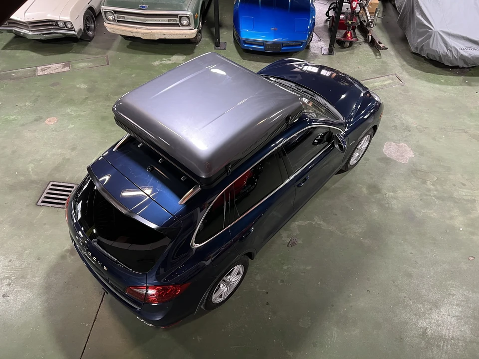 Porsche - Image 12 of 31