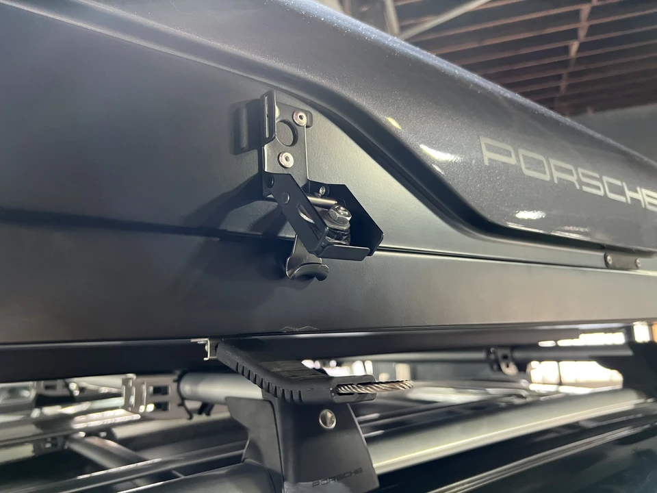 Porsche - Image 21 of 31