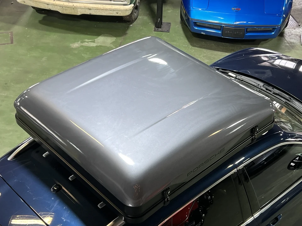 Porsche - Image 14 of 31