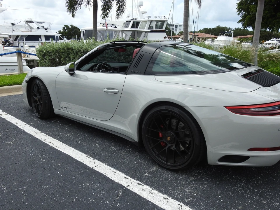 2018 Porsche 991 Targa 4 GTS - Image 14 of 20