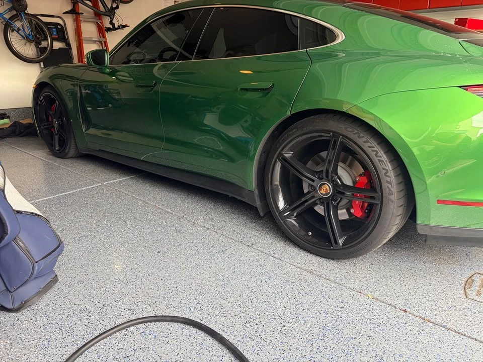 Porsche Taycan - Image 3 of 3