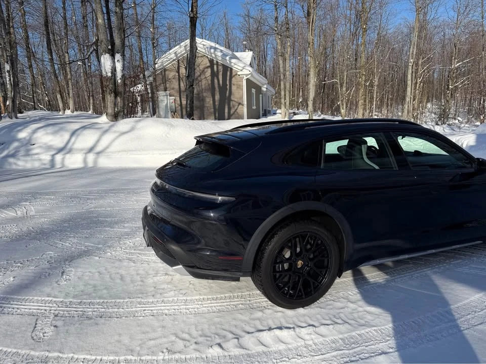 Porsche Taycan 4 - Image 5 of 8