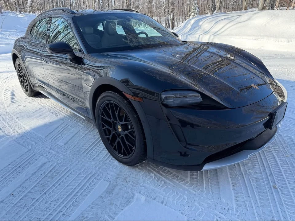 Porsche Taycan 4 - Image 3 of 8
