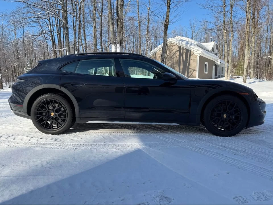 Porsche Taycan 4 - Image 4 of 8