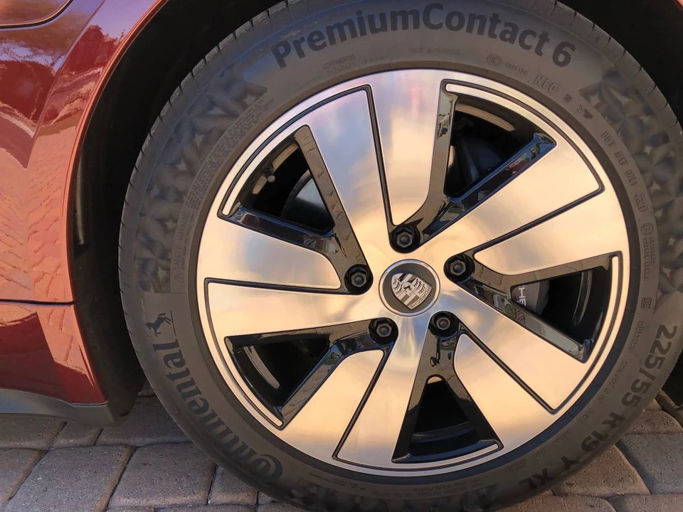 2022 Porsche Taycan - Image 7 of 10