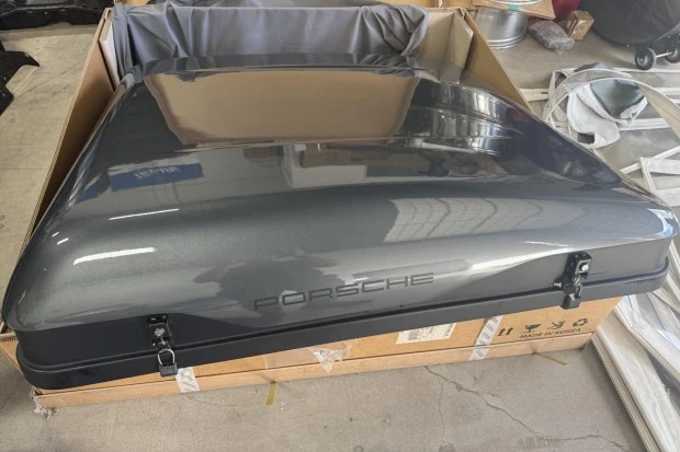 Parts & Memorabilia Bodywork - Image 2 of 5
