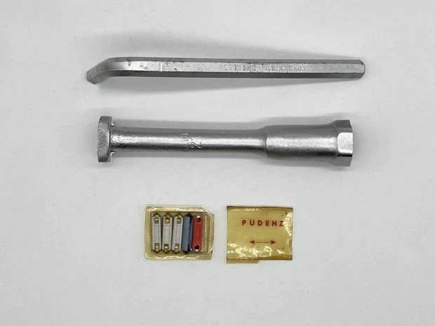 Parts & Memorabilia Tools - Image 7 of 8