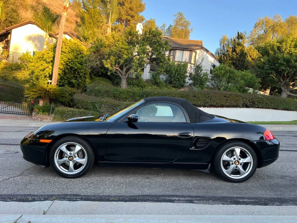 2001 Porsche 986 Boxster - Image 16 of 24