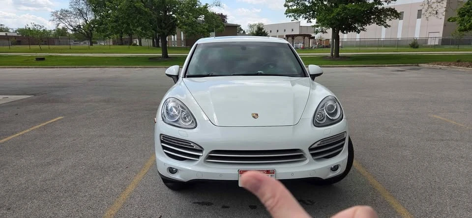 2017 Porsche 958 Cayenne - Image 2 of 10