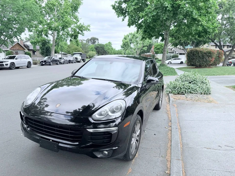 2016 Porsche 958 Cayenne - Image 2 of 15