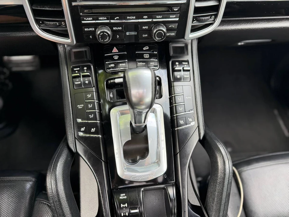 2016 Porsche 958 Cayenne - Image 14 of 15