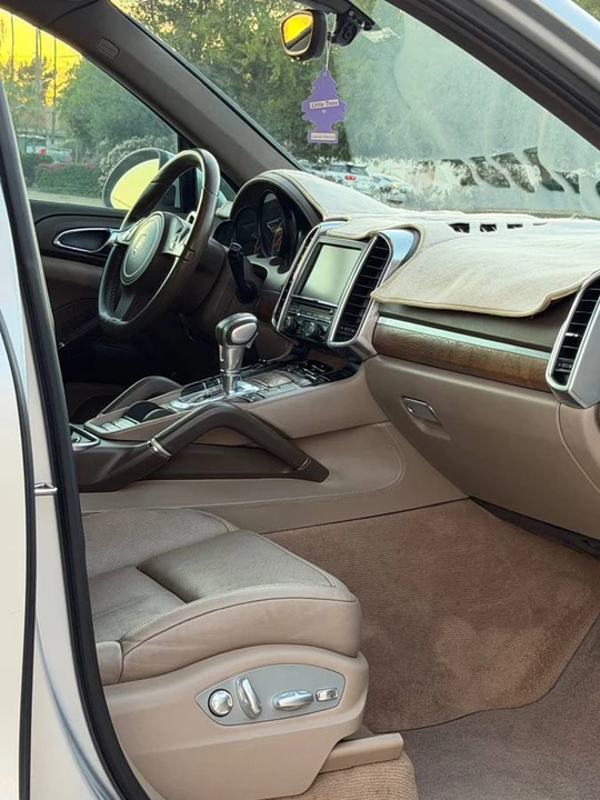 2012 Porsche 958 Cayenne - Image 11 of 19