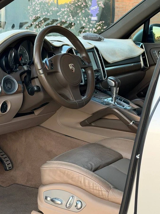 2012 Porsche 958 Cayenne - Image 10 of 19