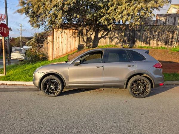2012 Porsche 958 Cayenne - Image 16 of 17