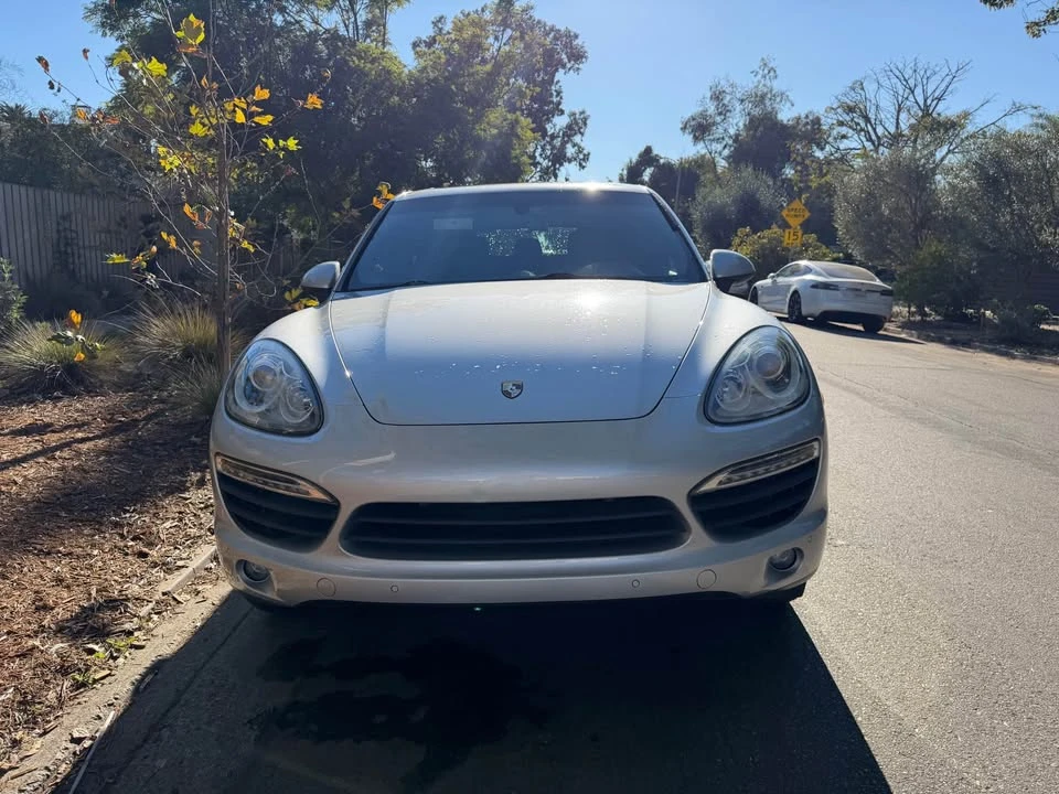 2014 Porsche 958 Cayenne S - Image 2 of 7