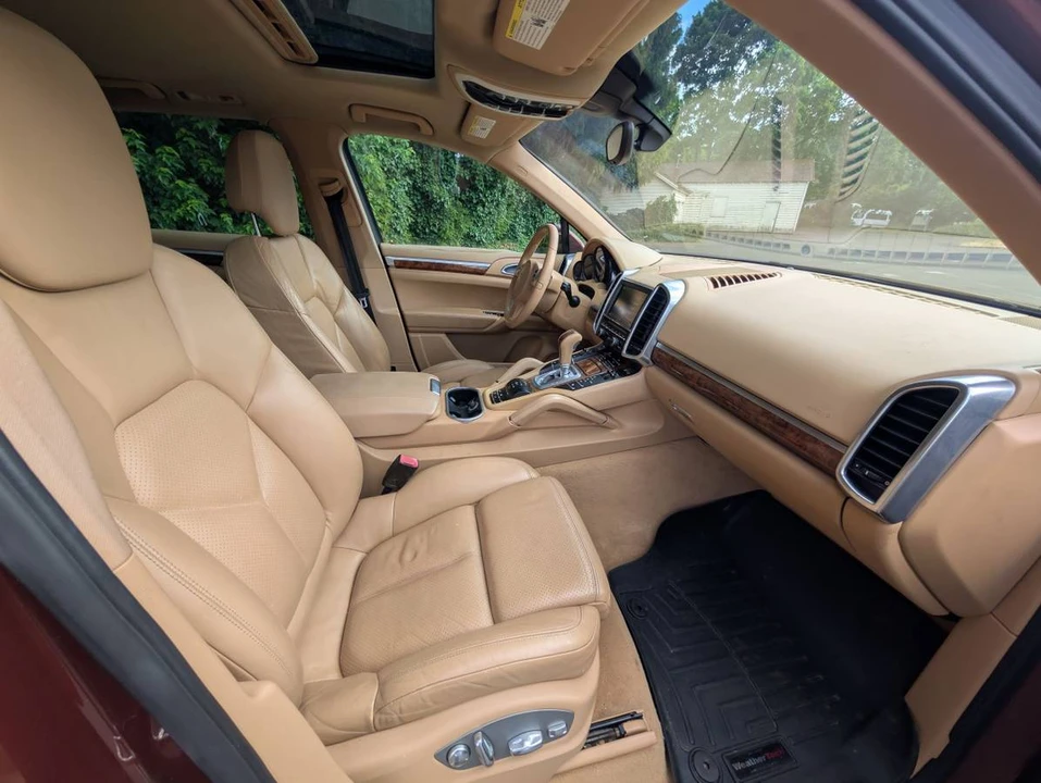 2011 Porsche 958 Cayenne - Image 14 of 17
