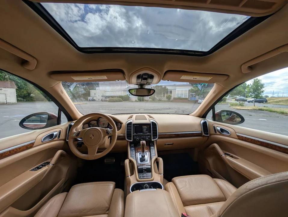 2011 Porsche 958 Cayenne - Image 11 of 17