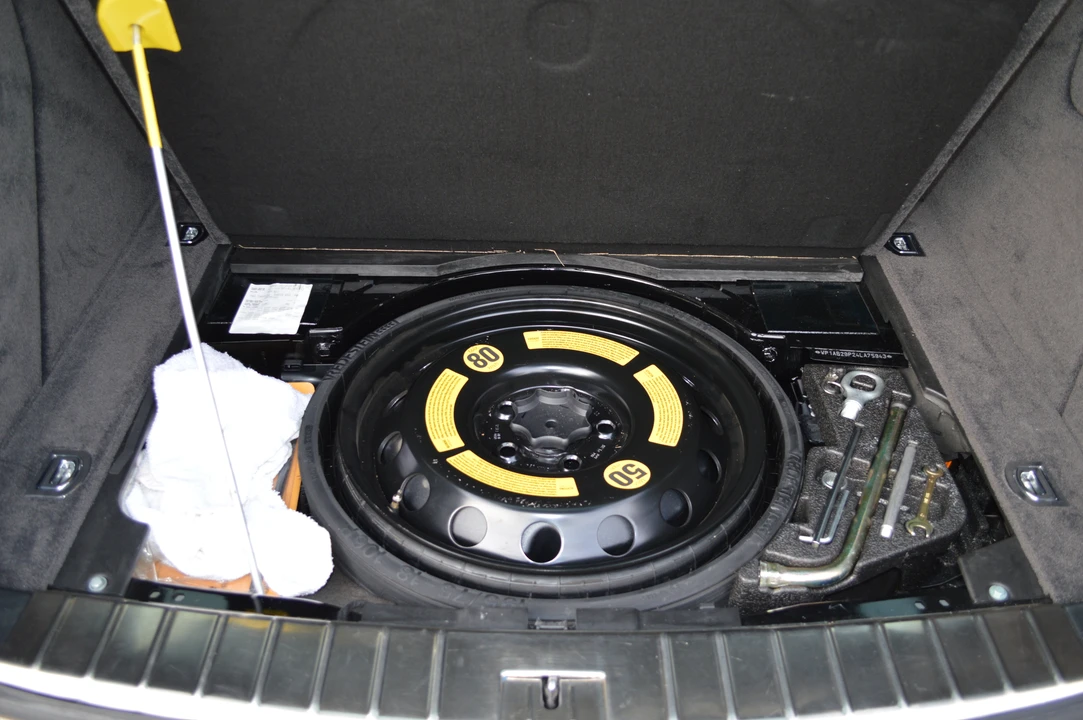 2004 Porsche 955/957 Cayenne S - Image 12 of 19