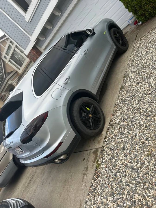 2016 Porsche 958 Cayenne S - Image 4 of 13