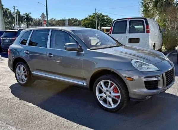 2009 Porsche 955/957 Cayenne Turbo - Image 2 of 11