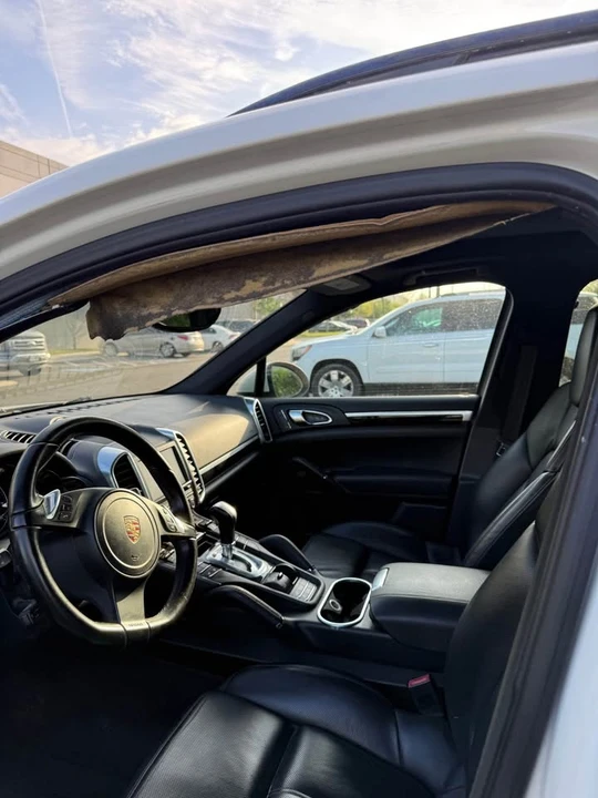 2011 Porsche 958 Cayenne - Image 2 of 6